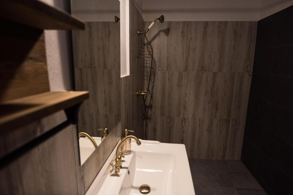 Kata - Lak Hotell BaileTusnad Exteriör bild